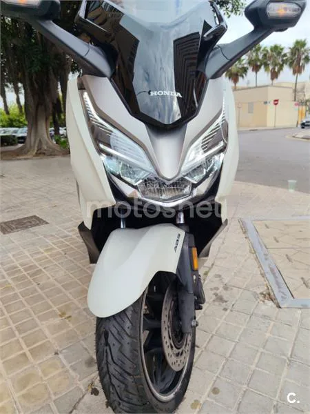 Honda Forza – Vista 10
