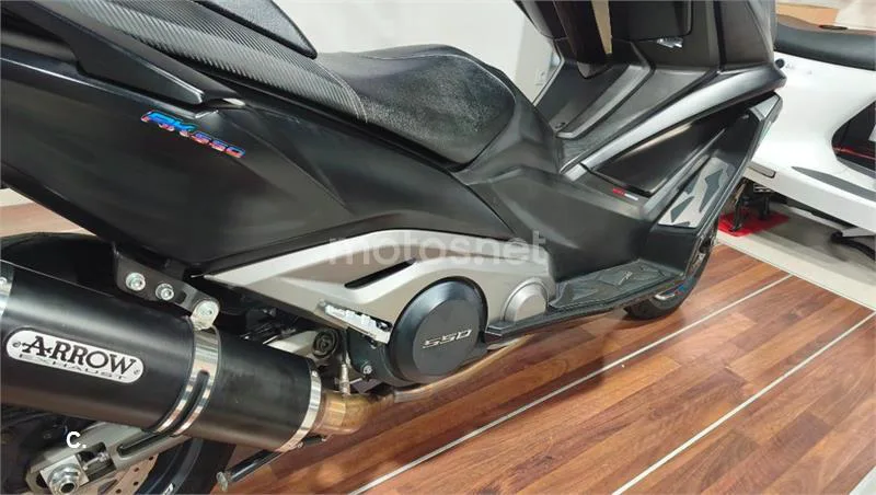Kymco AK 550 – Vista 11