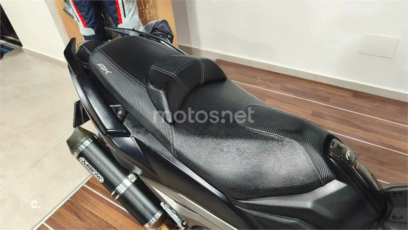 Kymco AK 550 – Vista 17