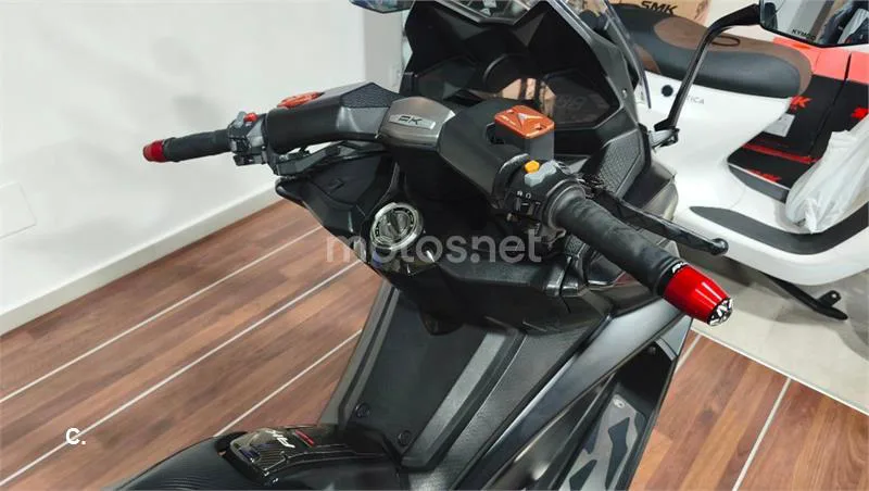 Kymco AK 550 – Vista 18