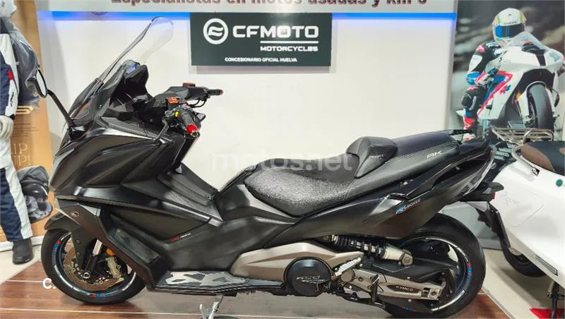 Kymco AK 550 – Vista 3