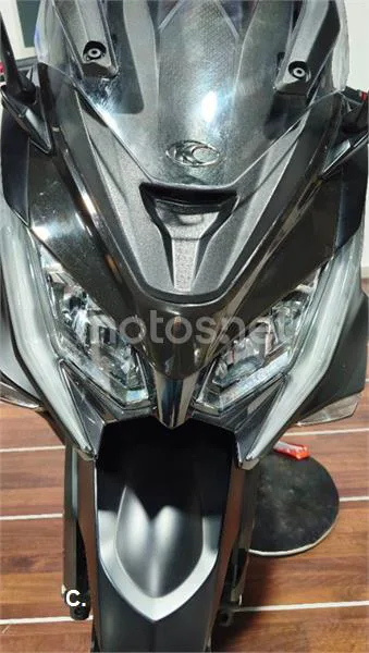 Kymco AK 550 – Vista 22