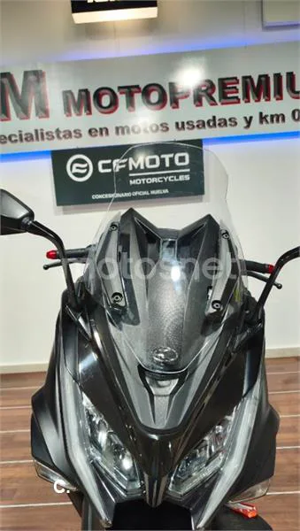 Kymco AK 550 – Vista 23