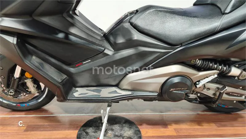 Kymco AK 550 – Vista 5