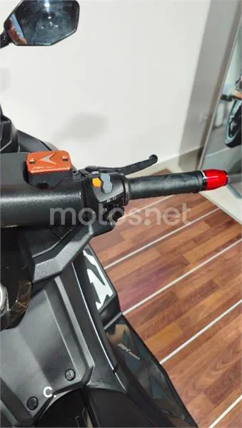 Kymco AK 550 – Vista 42
