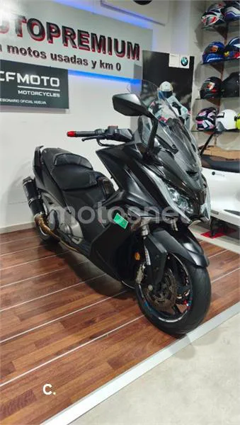 Kymco AK 550 – Vista 6