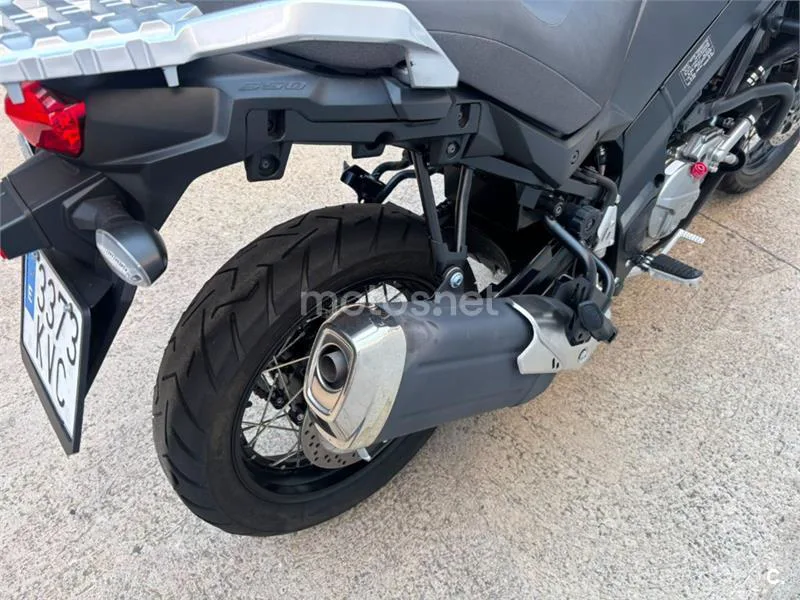 Suzuki V-Strom 650 XT – Vista 14