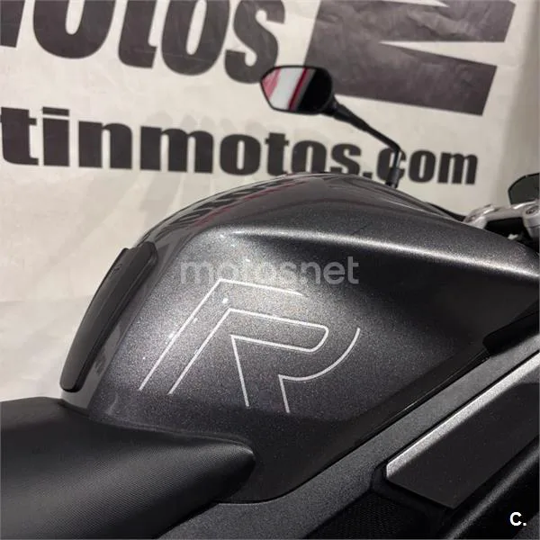 Triumph Street Triple 765 – Vista 11