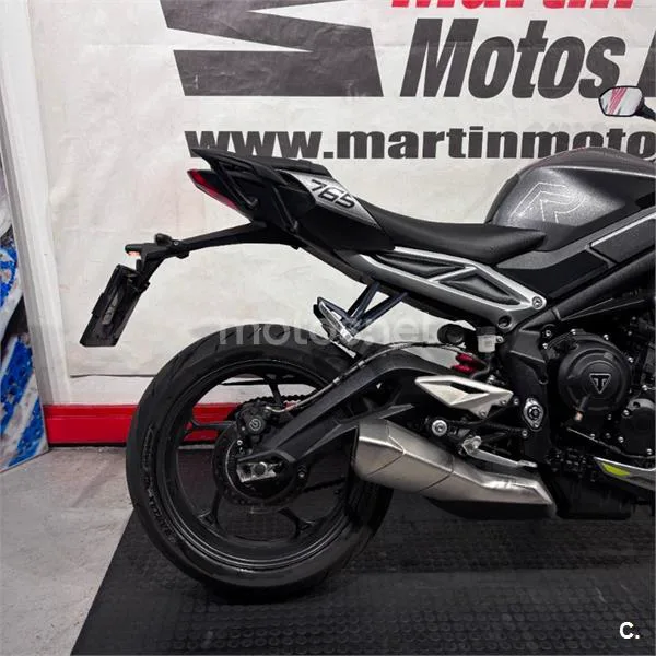Triumph Street Triple 765 – Vista 7