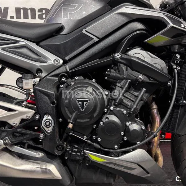 Triumph Street Triple 765 – Vista 9