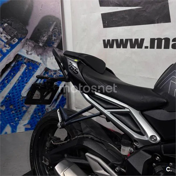 Triumph Street Triple 765 – Vista 10
