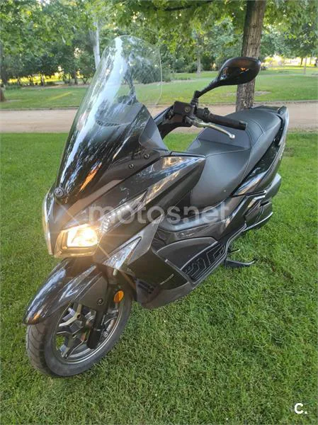 Kymco Super Dink 350 – Vista 2
