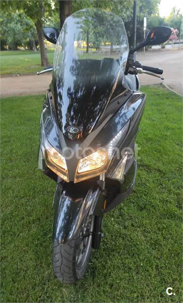 Kymco Super Dink 350 – Vista 12