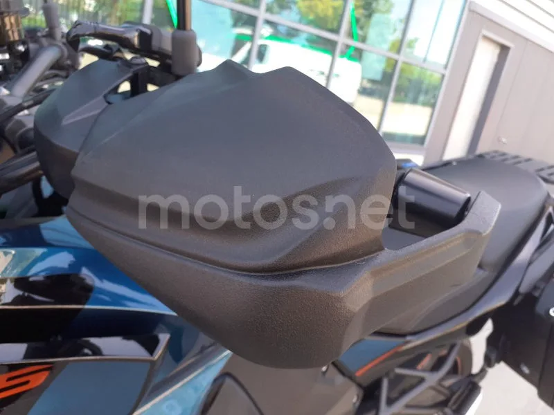 Kawasaki Versys 1100 – Vista 13