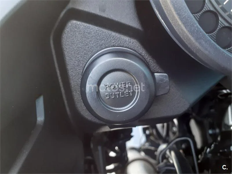 Kawasaki Versys 1100 – Vista 25