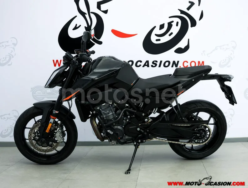KTM 890 – Vista 7