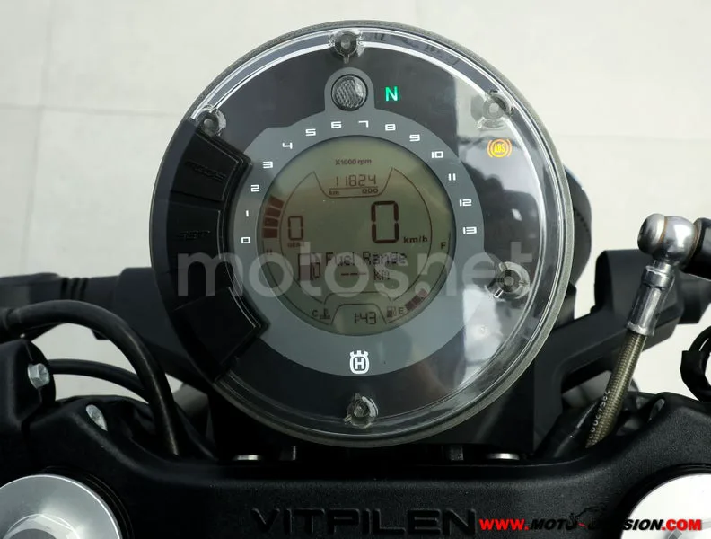 Husqvarna Vitpilen 401 – Vista 6