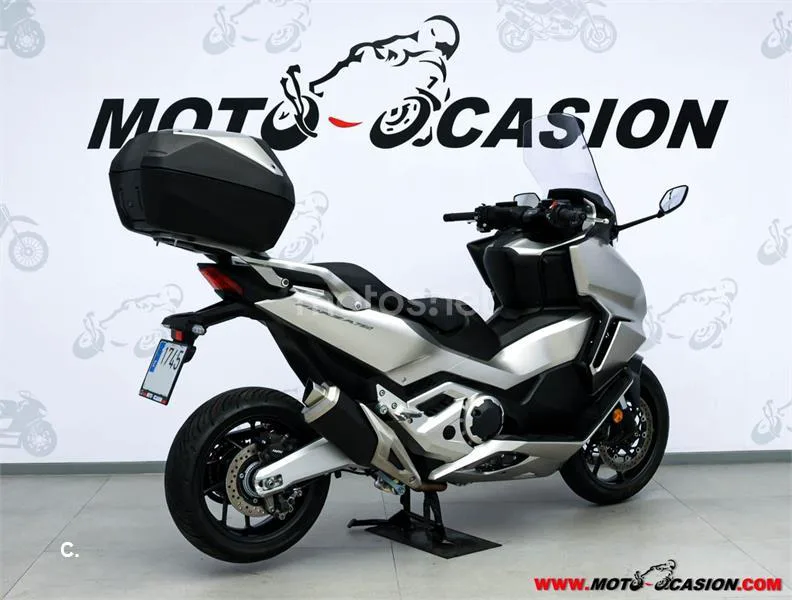 Honda Forza 750 – Vista 3