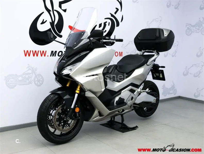 Honda Forza 750 – Vista 8