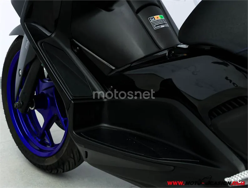 Yamaha XMAX 300 – Vista 10