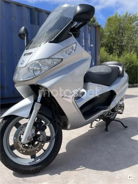Piaggio X8 400 – Vista 2