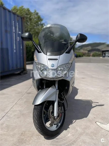 Piaggio X8 400 – Vista 3