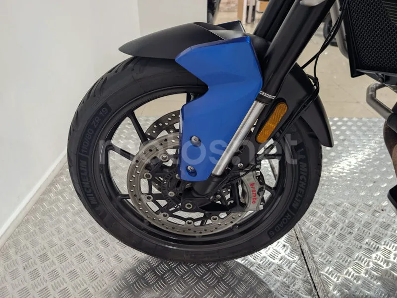 Triumph Tiger 900 - Vista 22