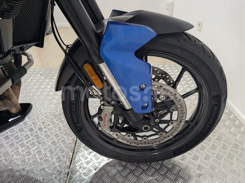Triumph Tiger 900 - Vista 23