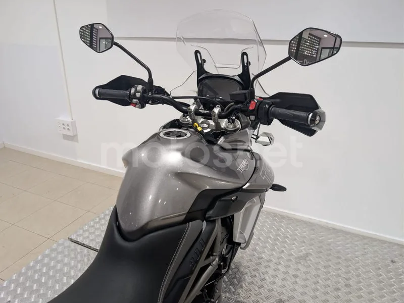 Triumph Tiger 800 XRT - Vista 14