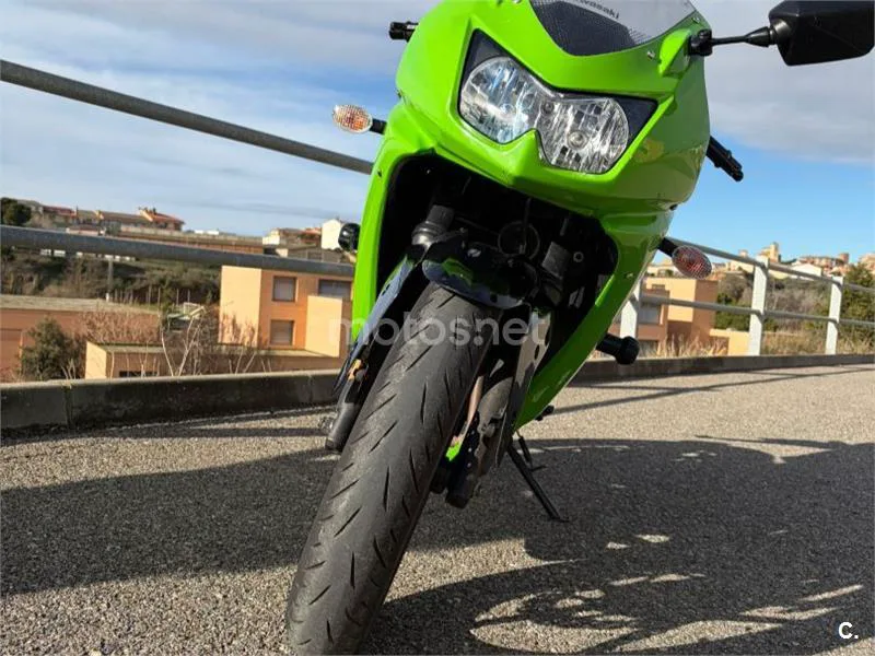 Kawasaki Ninja 250 R – Vista 2