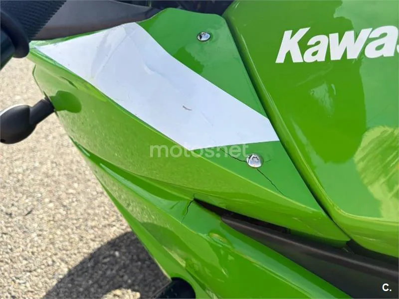 Kawasaki Ninja 250 R – Vista 4