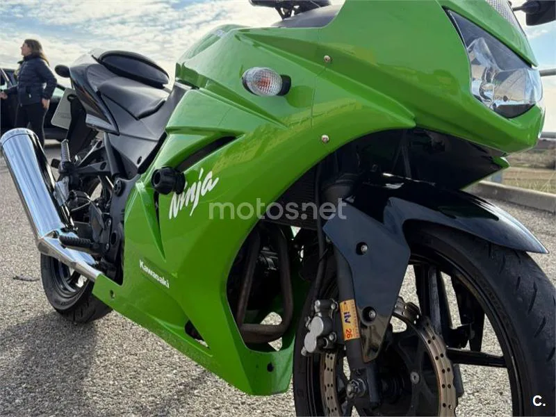 Kawasaki Ninja 250 R – Vista 7