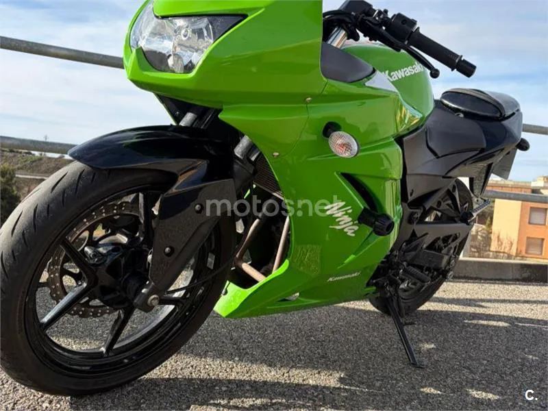 Kawasaki Ninja 250 R – Vista 8
