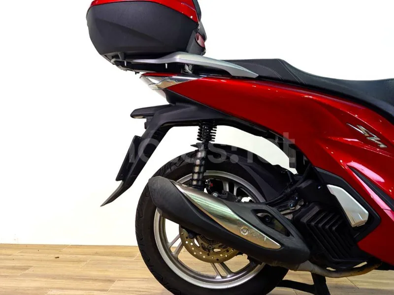 Honda SH 125i – Vista 3