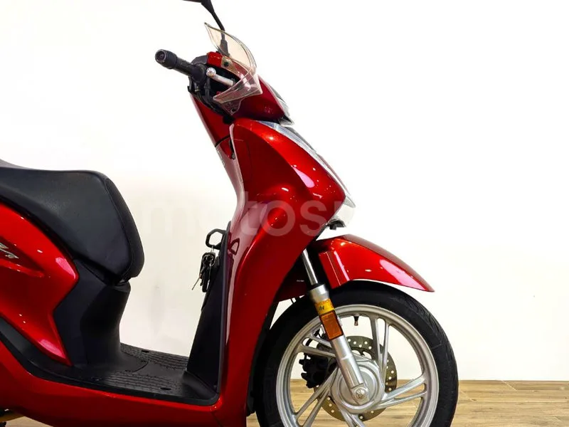 Honda SH 125i – Vista 4