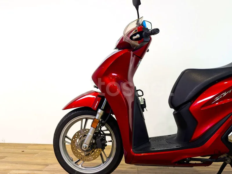 Honda SH 125i – Vista 8