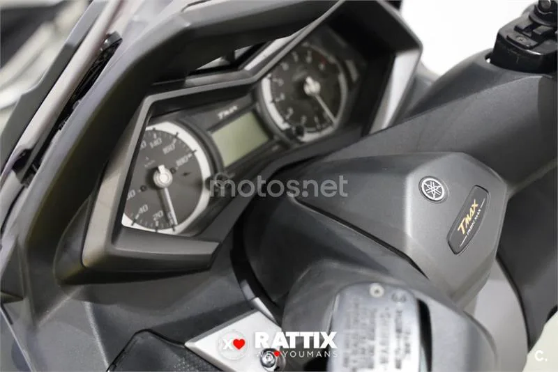 Yamaha TMAX 530 – Vista 12