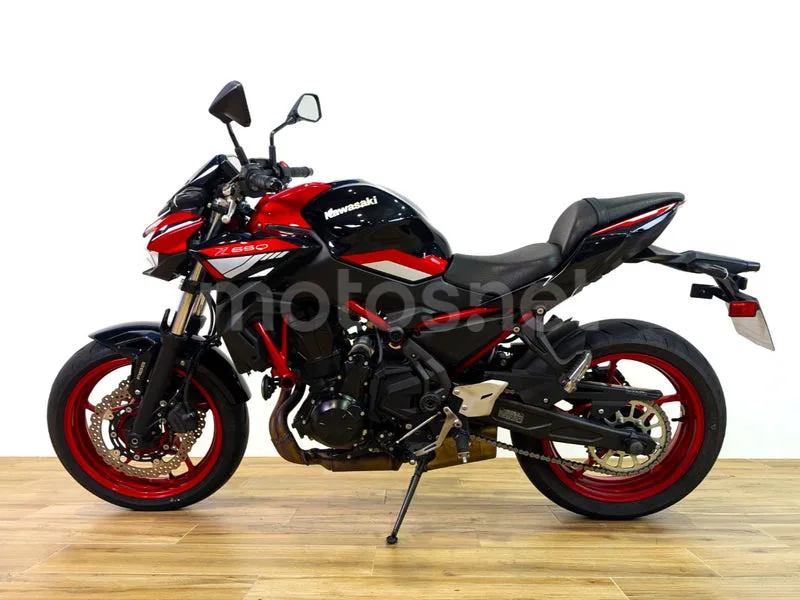 Kawasaki Z650 – Vista 5