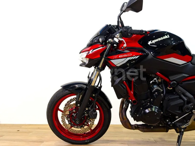 Kawasaki Z650 – Vista 8