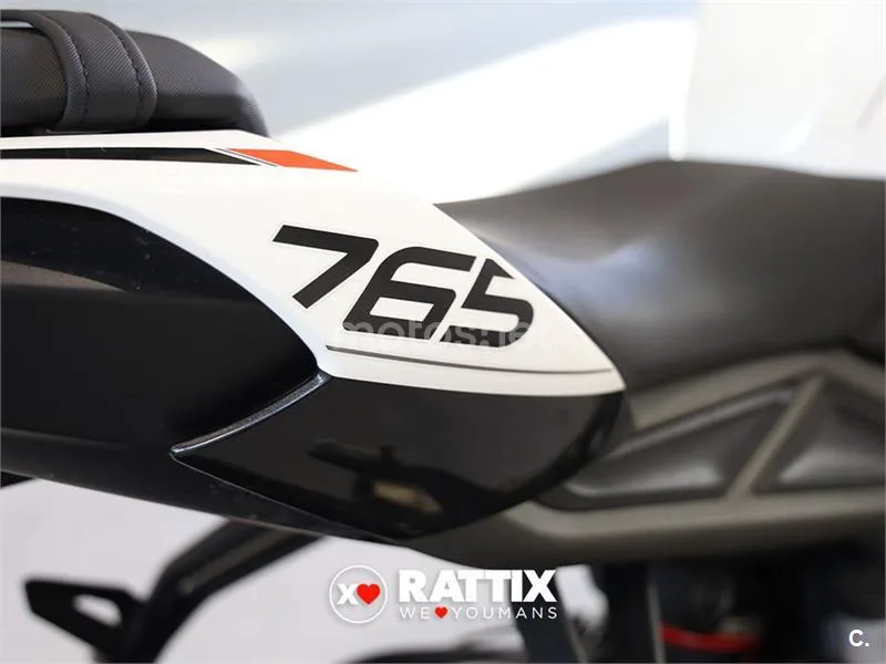 Triumph Street Triple 765 – Vista 8