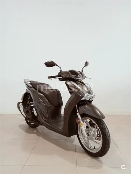 Honda SH 125i – Vista 4