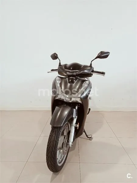 Honda SH 125i – Vista 8