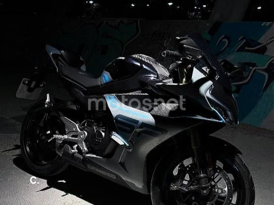 CFMOTO 450SR – Vista 4