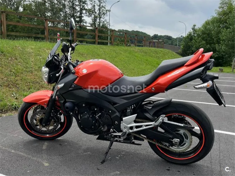 Suzuki GSR 600 – Vista 3