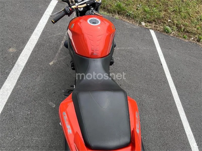 Suzuki GSR 600 – Vista 5