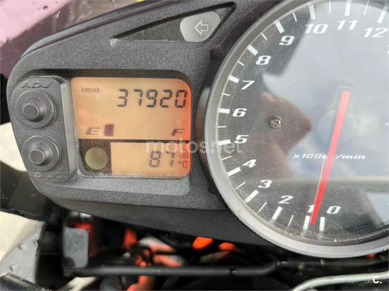 Suzuki GSR 600 – Vista 6