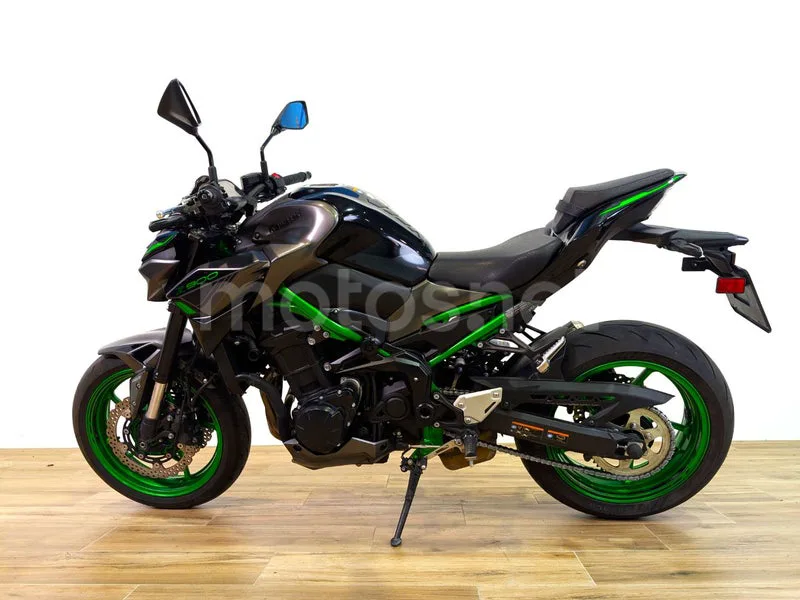 Kawasaki Z900 – Vista 5