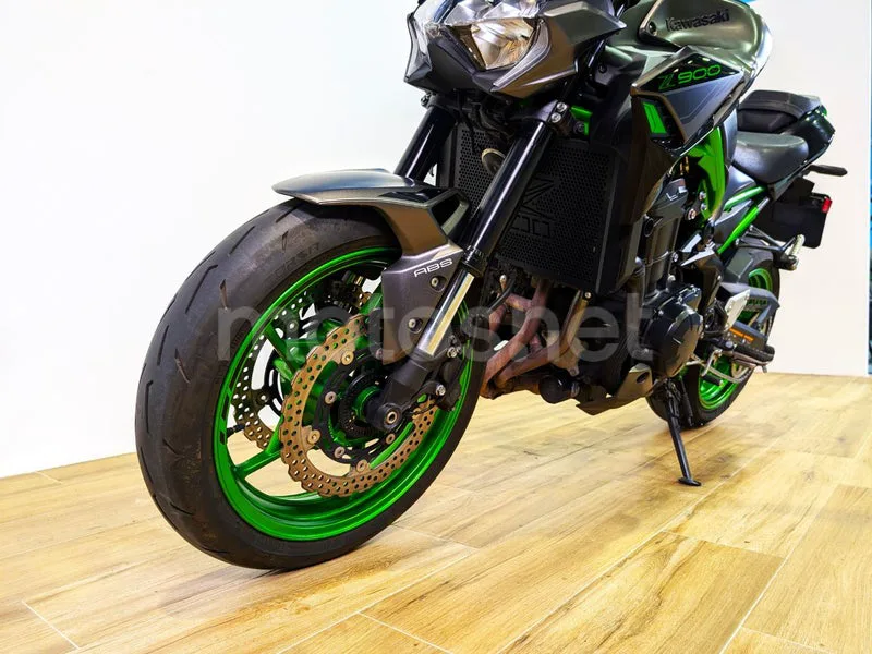 Kawasaki Z900 – Vista 6