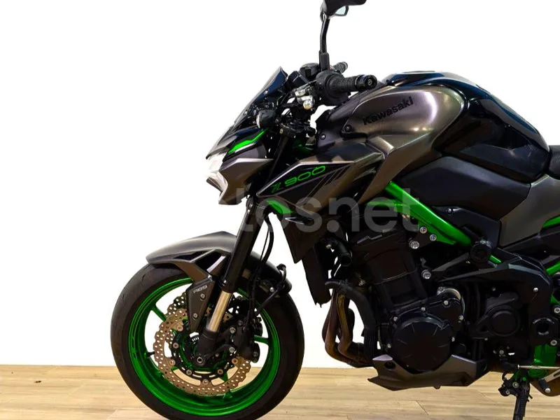 Kawasaki Z900 – Vista 8