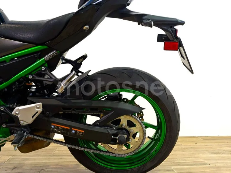 Kawasaki Z900 – Vista 9